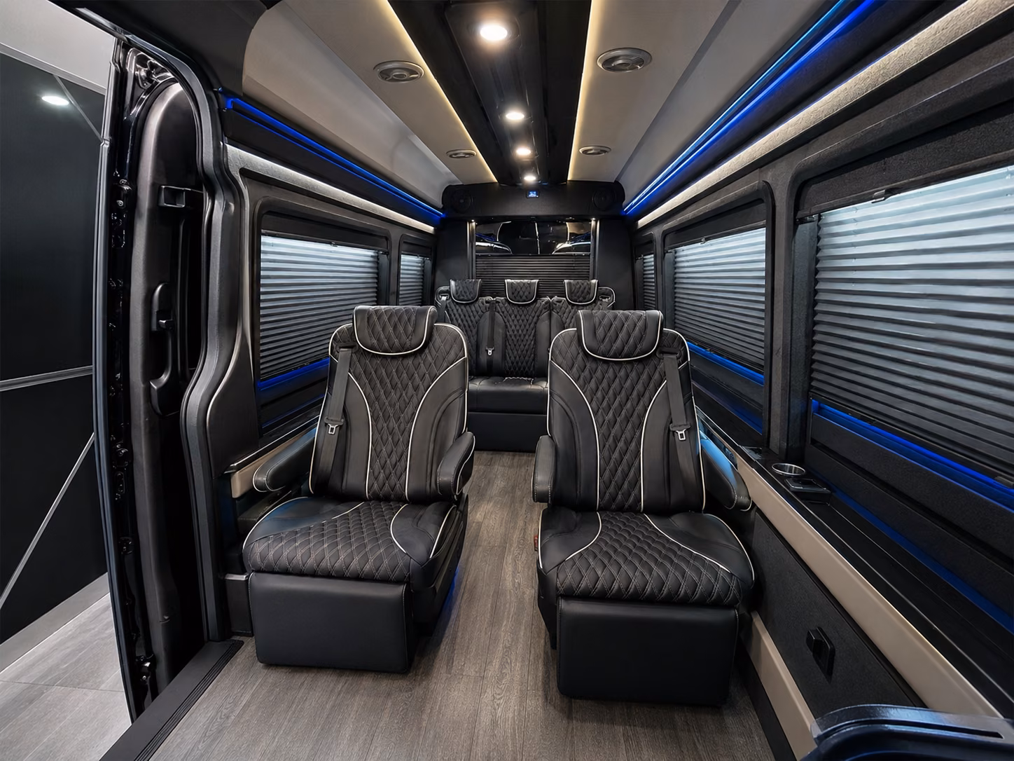 airport bus rentals for groups attending jackson area events and reunions