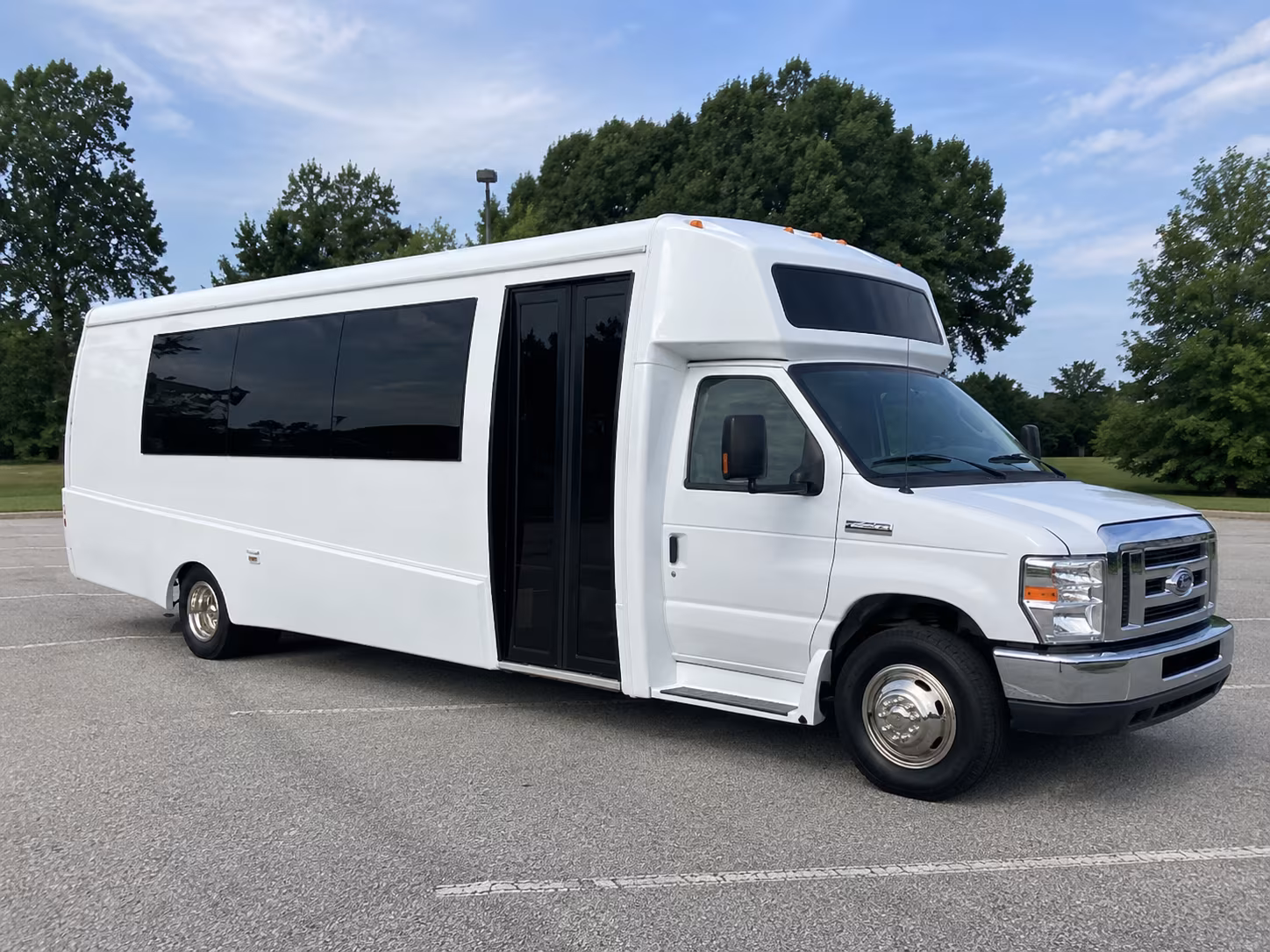jackson 18 passenger party bus