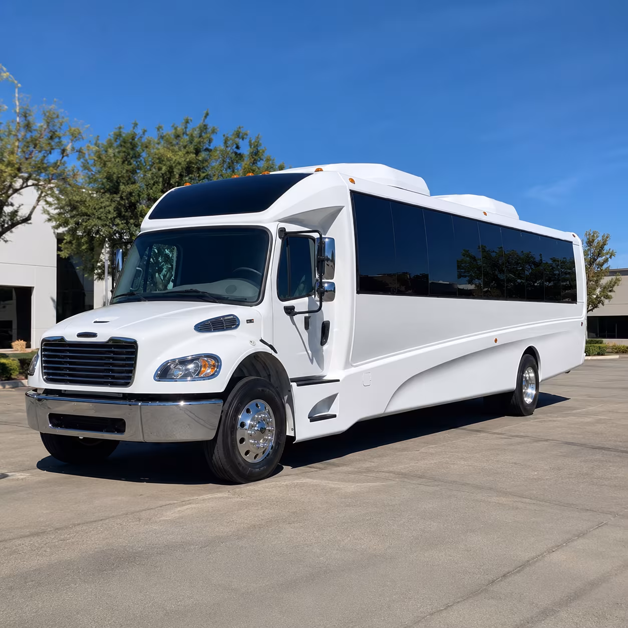 jackson 28 passenger minibus