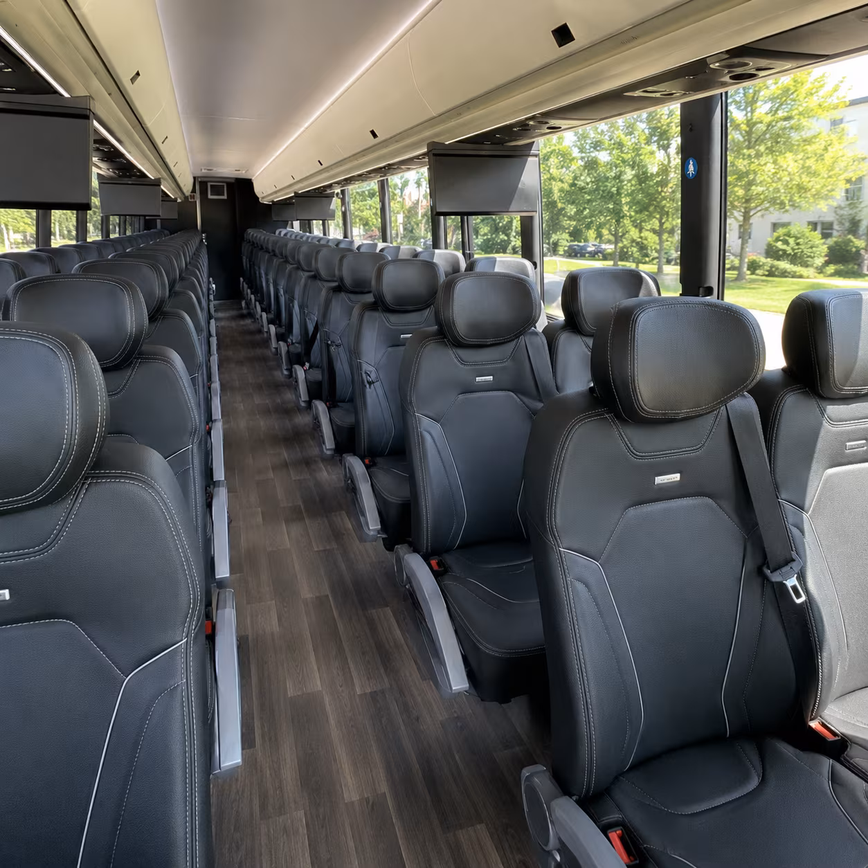 long distance bus trips from jackson to new orleans